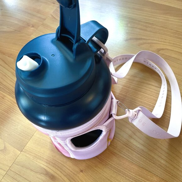 FOR SALE - Pink Gold Ribbons Limited Hydrojug 55. Collectibles / Collector item. - Picture 4 of 15